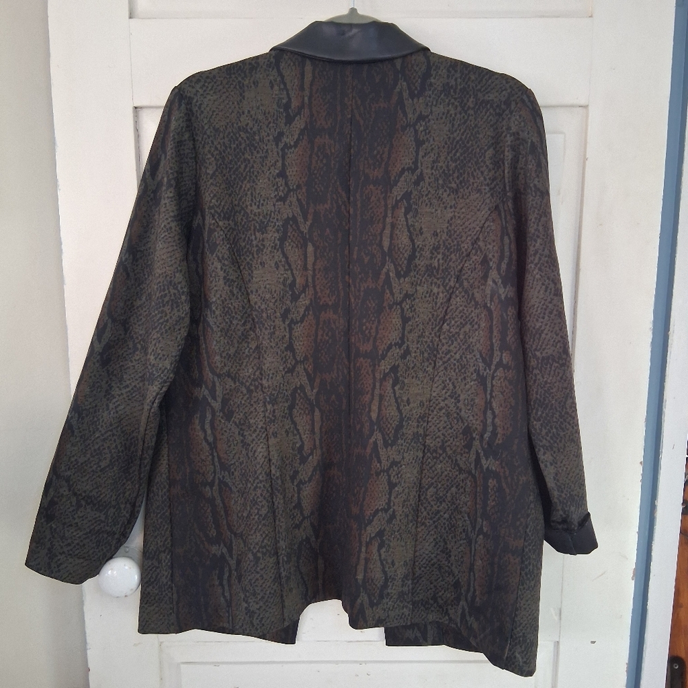 Liverpool LA Python Print Open Front Boyfriend Bl… - image 16